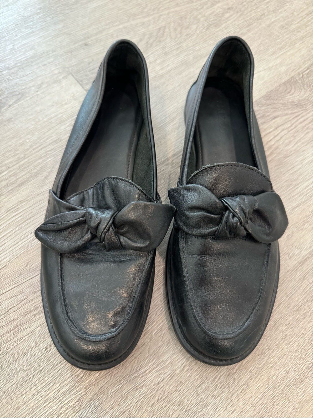 Black Knot-Accent Leather Loafers for Women